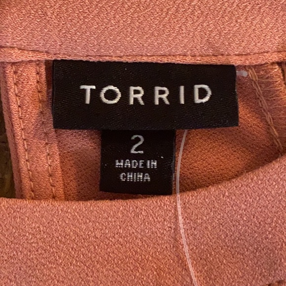 New Torrid salmon blouse 2X - Picture 5 of 7